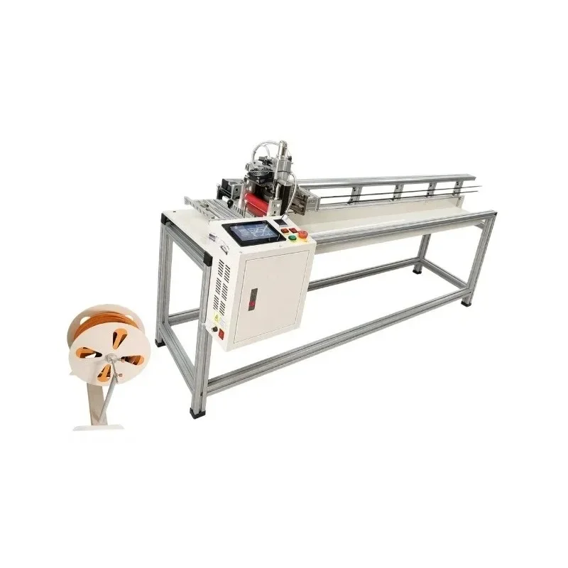 automatic pulling material cutting machine Ribbon zipper high precision cutting Robot hand grabbing material cutting machine