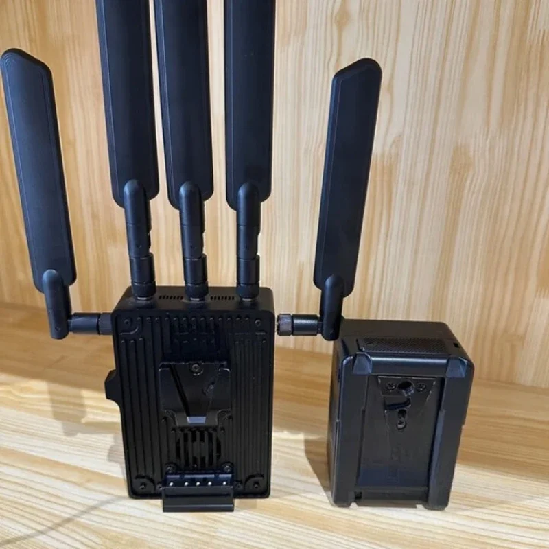 Outdoor live broadcast base station, multi-card aggregation triple stack, outdoor aggregation