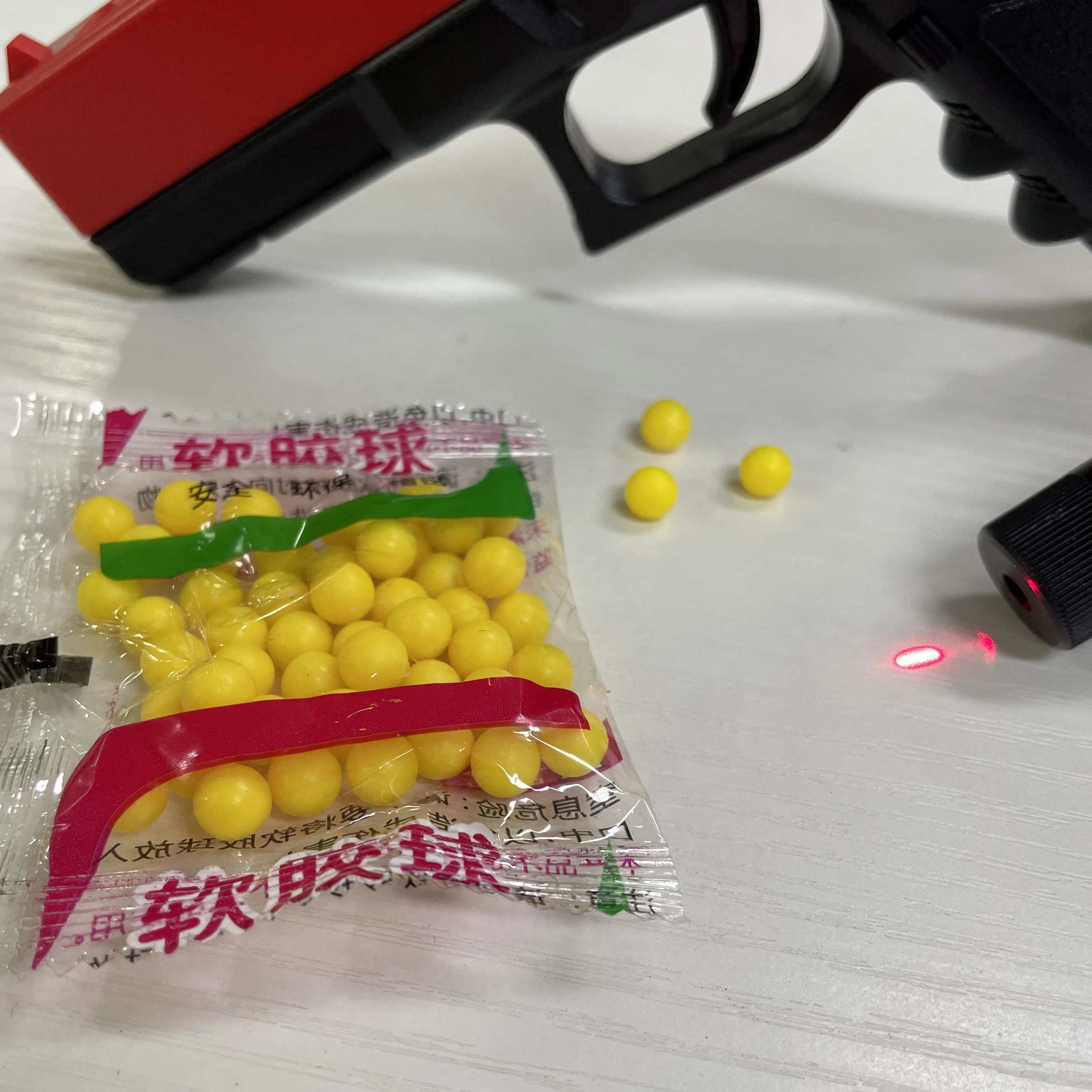 G17 Ciągłe rzucanie pancerza Desert Eagle Model pistoletu dla dzieci Chłopięcy pistolet Pusta komora Wiszące pociski 6-8 mm