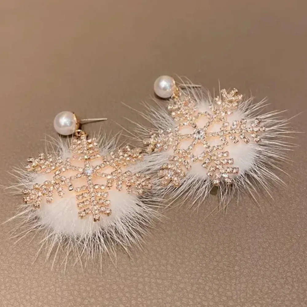 2025 New Christmas Snowflake Plush Dangle Earrings for Women Girl Pearl Rhinestone Furry Holiday Jewelry Accessories Gift