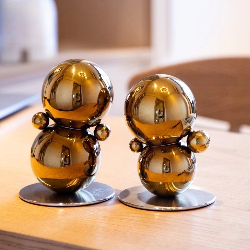 Home decoration creative metal jewelry desktop living room or TV cabinet wedding decoration touch small pieces of art