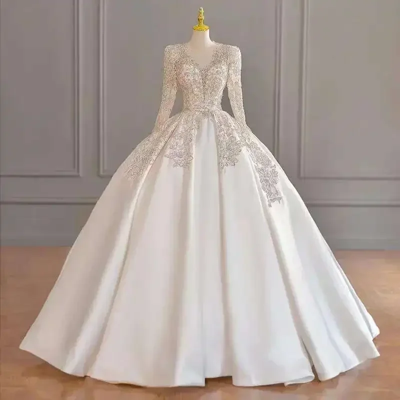 Customized  V Neck Lace Appliques Ballgown Wedding Gowns Robe De Mariée Sweep Train Long Sleeves Puffy Church Bridal Gown