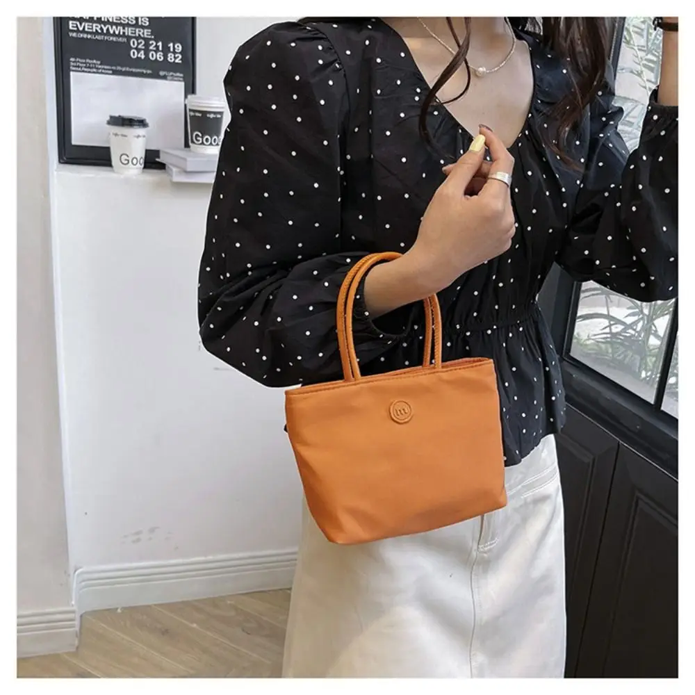 Fashion Nylon Shoulder Bag Light Weight All-match Square Bag Durable Advanced Sense Messenger Bag