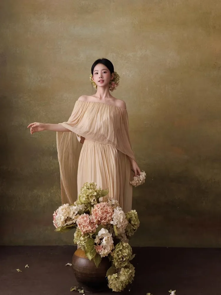 

2026 New Oil Painting Style Soft Atmosphere Photography Studio Photography Clothes for Women Traditional Chinese National Cos...