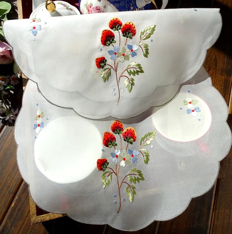 Fazzoletto decorativo con sottobicchiere rotondo americano retrò ricamato a mano in seta grezza 33 cm