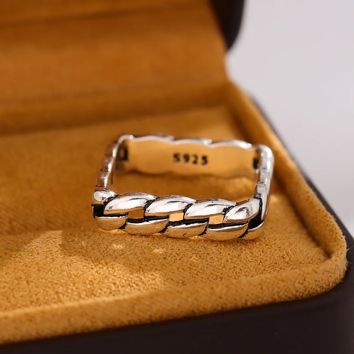 Neue Retro Beliebte Persönlichkeit Kette Geformt 925 Sterling Silber Schmuck Geometrische Twist Exquisite Frauen Ringe R196