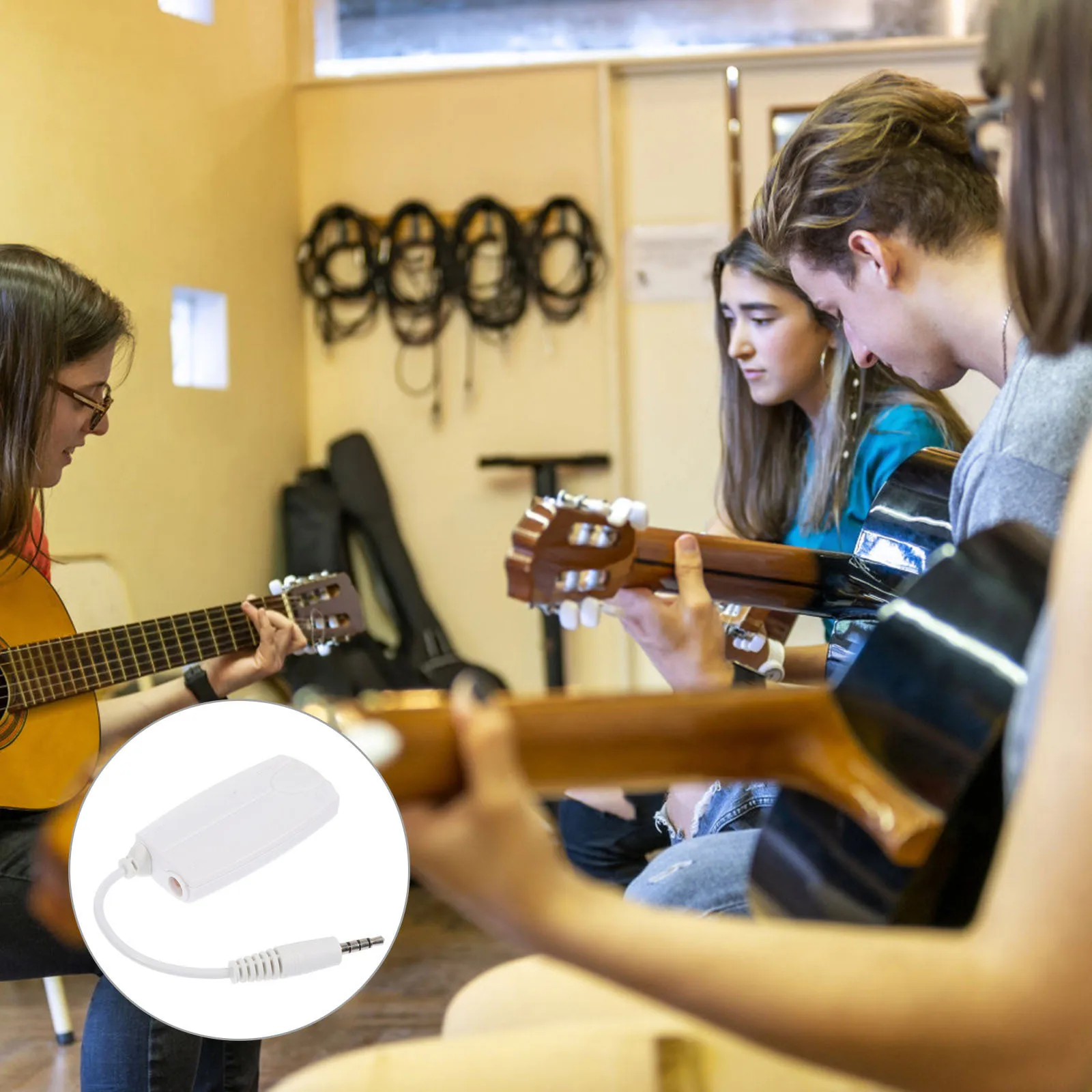 

Universal Electric Guitar Bass Adapter White Effector Converter for Smartphone Tablet Amplifier Speaker Tuner Metronome