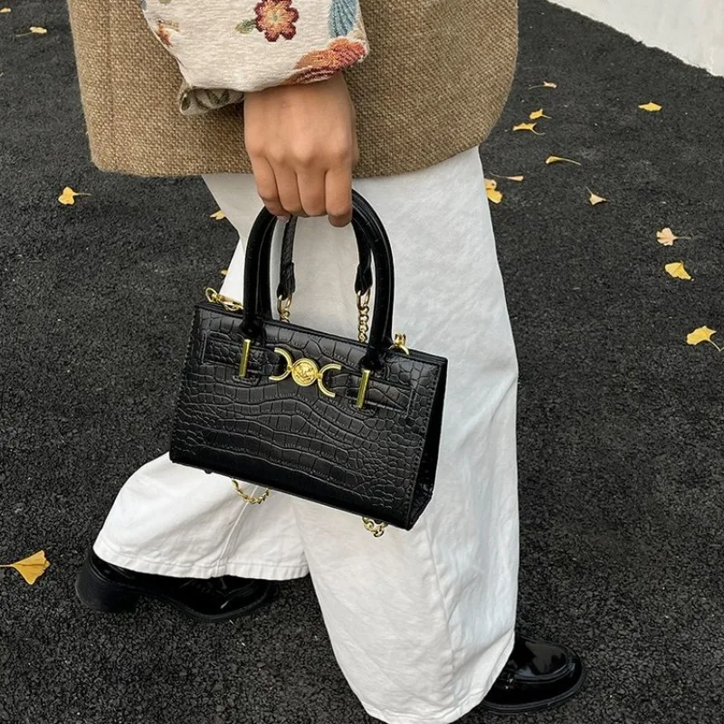 Luxury Leather Diaper Bag Women Fashionable Shoulder Bag Elegant Classic Designer Tote Trendy Solid Color Casual Commuter
