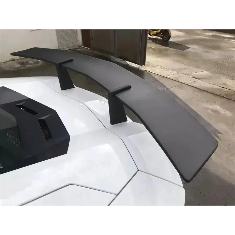 High Quality Carbon Fiber Rear Spoiler Car Accessories 3