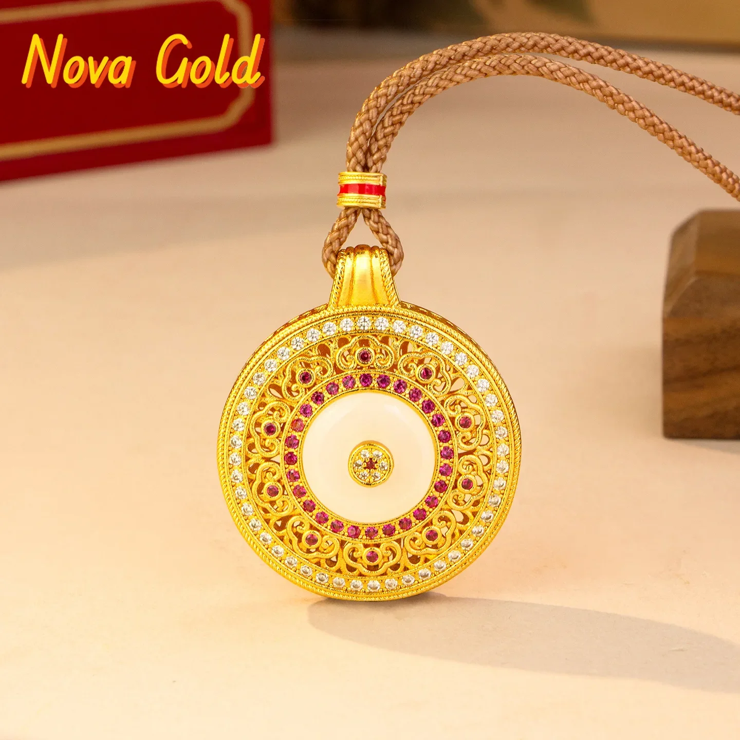 

NovaGlod Gold store's new luxury real gold jewelry 24k certifid hollow diamond safety buckle necklace women's retro high-end nec