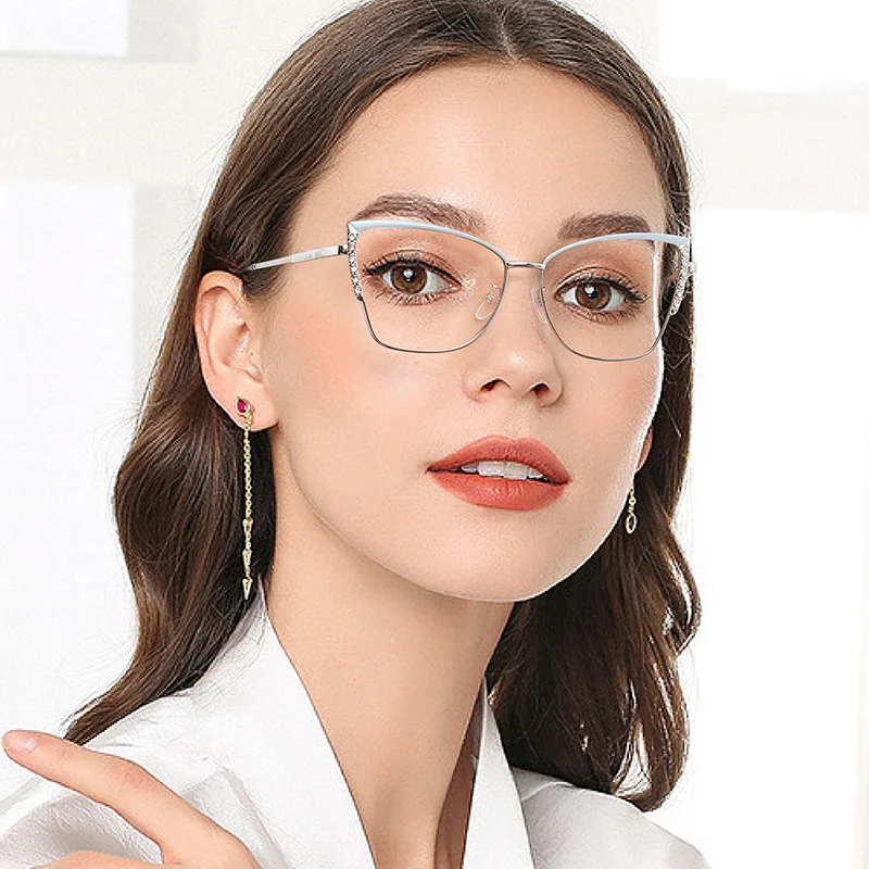 Fashion Cat Eye Anti Blue Light Photochromic Glasses Women Vintage Triangle Metal Frame Color Change Eye Protection Spectacles