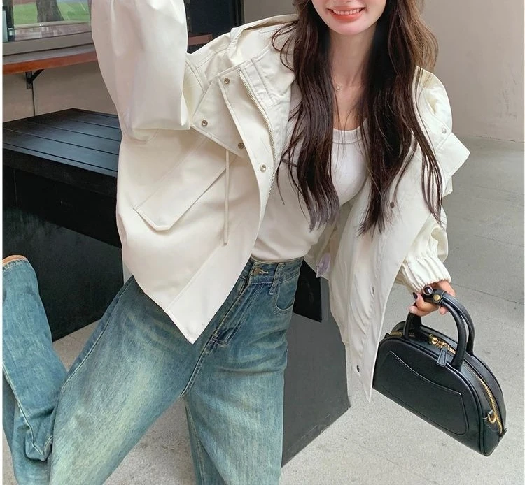 เสื้อแจ็คเก็ตมีฮู้ดสำหรับผู้หญิง เสื้อแจ็คเก็ตสั้นสำหรับฤดูใบไม้ร่วง 2025 เสื้อแจ็คเก็ตลำลองแบบใหม่
