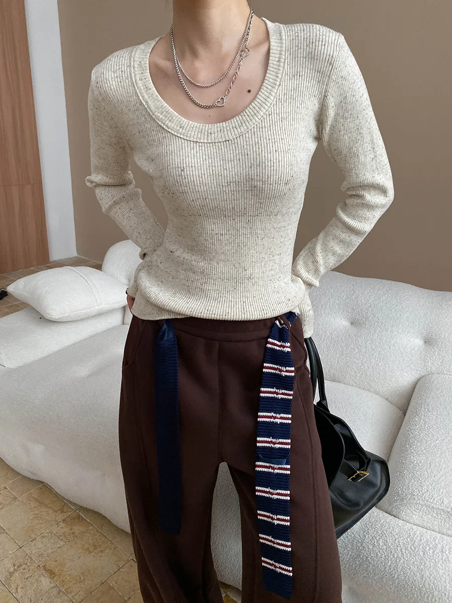 Temperamento francês feminino, gola redonda, cores misturadas, pontos coloridos, ajuste fino, suéter de malha emagrecedor