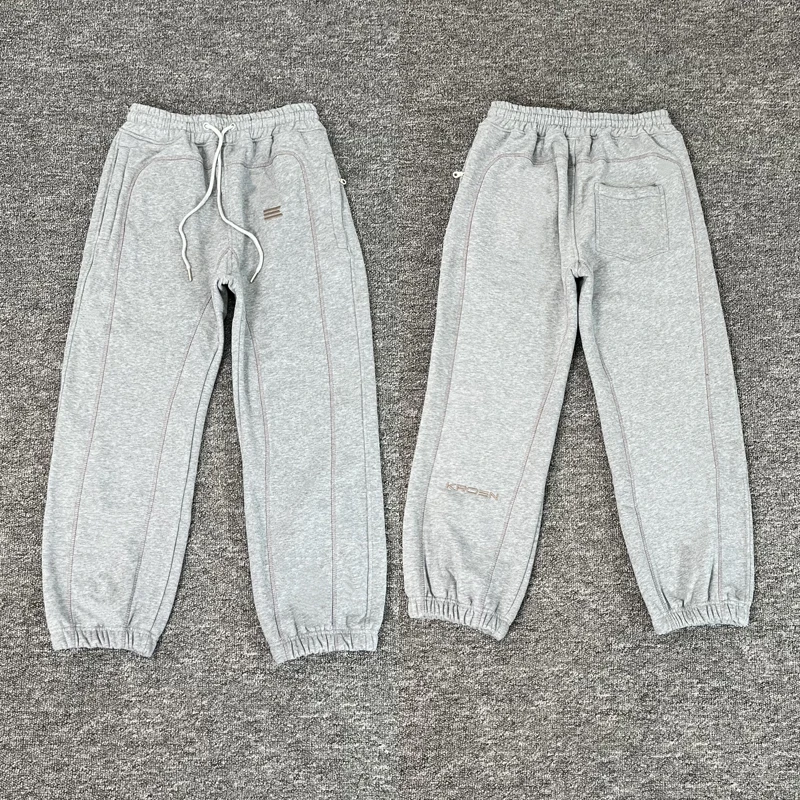 

Мужские и женские спортивные штаны Kroen, 2024, американский уличный тренд, новые высококачественные флисовые повседневные брюки с эластичной резинкой на талии и вышивкой