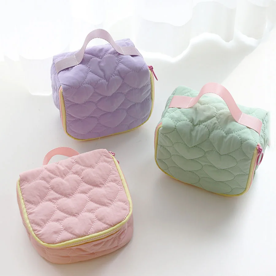 Korean Version Cute Love Makeup Bag Large Capacity Portable Travel Handbag Wash Bag