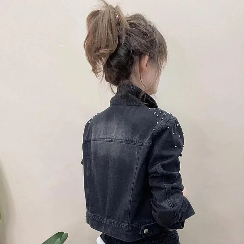 2024년 초가을 여성용 짧은 데님 재킷 반짝이는 비즈 유럽 스타일 패션 고급스러운 느낌 루즈핏 긴 소매 버튼 클로저