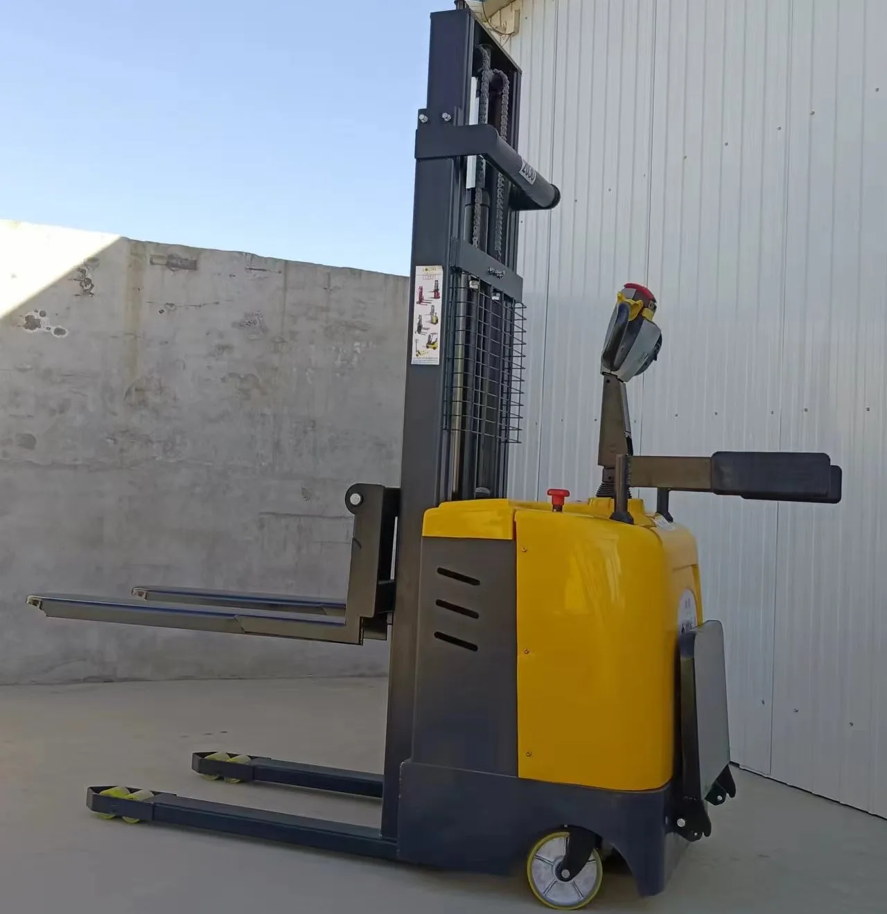 

YG Customized Stacker Electric Forklift Portable Warehouse Material Handling Equipment Lifting