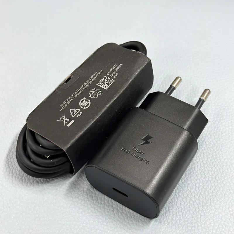 Samsung Galaxy S25 本体 ネイビー高速充電器付き Amazon.co.jp: 45W 超高速充電器 USB C Android フォン充電器 Samsung