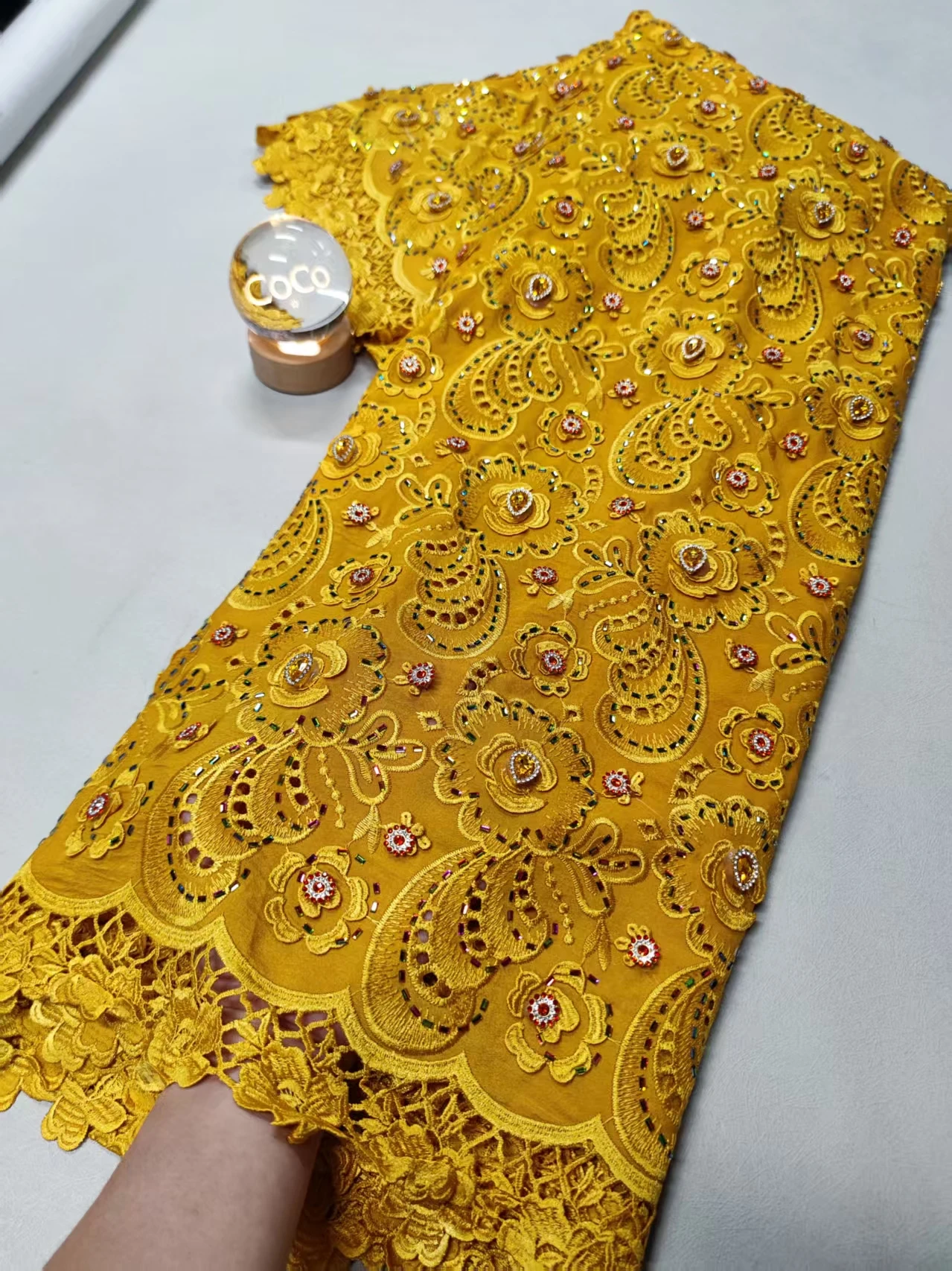 

2025 High-Quality Africa Nigerian Sequins Cotton Embroidery Lace Fabric Tulle for Wedding Party Dress Chiffon XL086 5 Yards