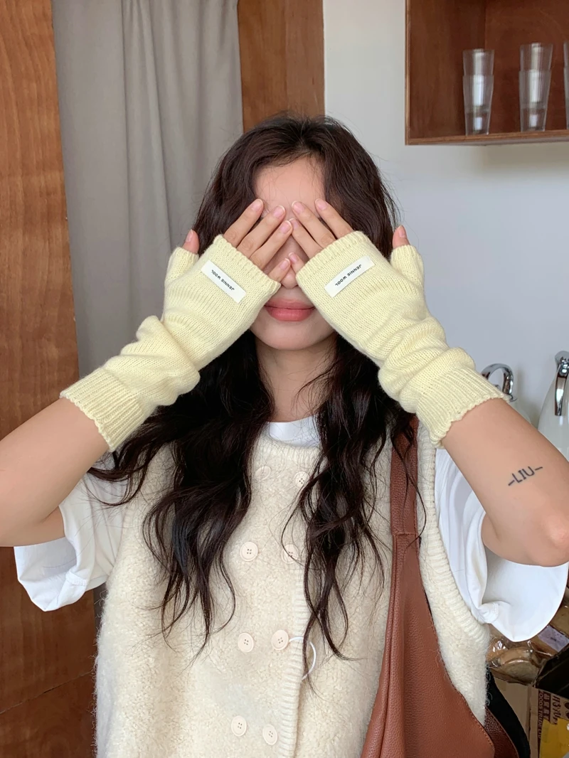 Guantes largos sin dedos con etiqueta de letras para mujer, manopla de punto, manga de brazo, calentador de brazo, ropa fina y suave, guante para mujer