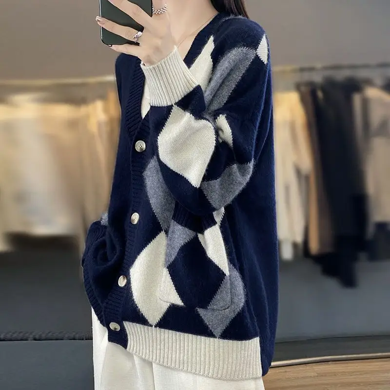 Knitted New Contrasting Color Cardigan Women\'s Diamond Shaped Color Blocked Loose Jacket Knitted Sweater Lazy Sweater Top