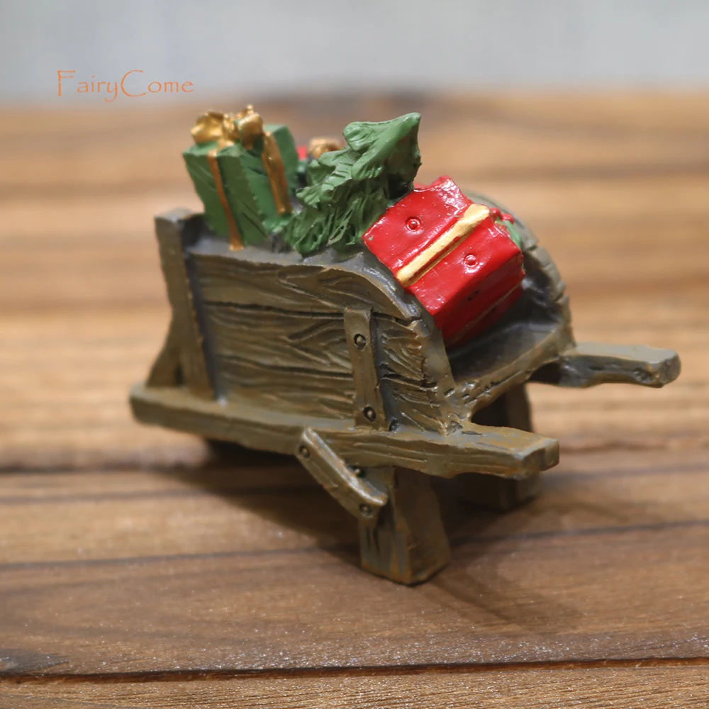 Christmas Miniature Gift Wheelbarrow Resin Ornaments for Christmas Village Street Decoration Fairy Garden Accessories