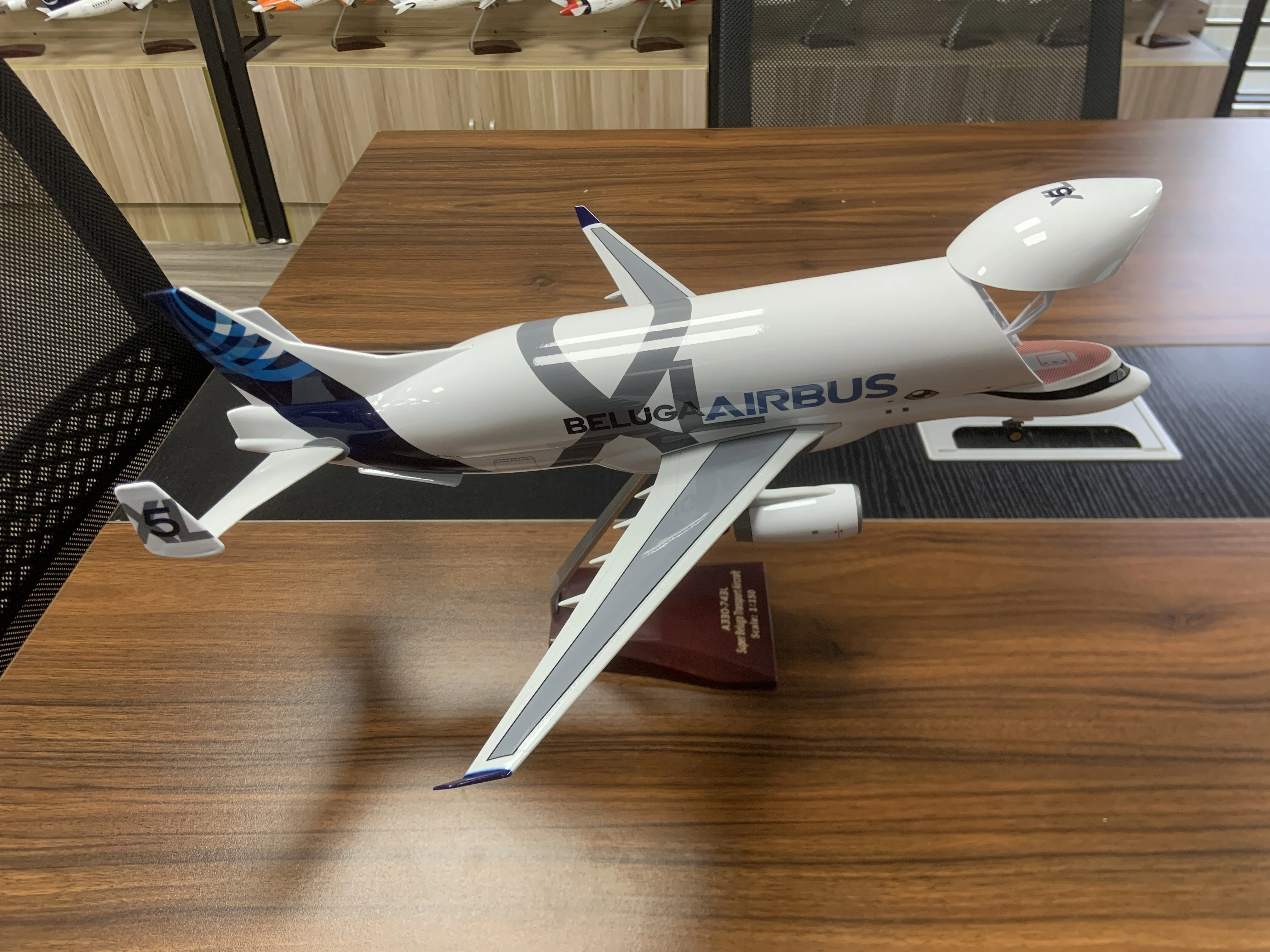 

1:150 scale aircraft A300-600 Beluga Airlines 42cm Model Aircraft Transport Beluga Alloy decor Casting Souvenir Plane Toy
