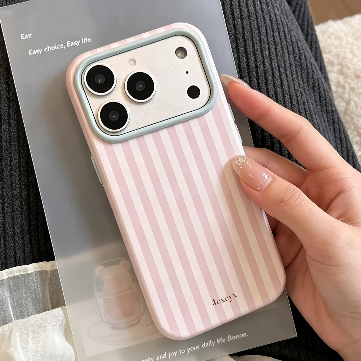Luxuriöse koreanische Mode-Streifen-Handyhülle in Bonbonfarben für iPhone 18 17 16 15 14 13 12 Pro Max 16E, stoßfeste Silikonhülle – Detail 2