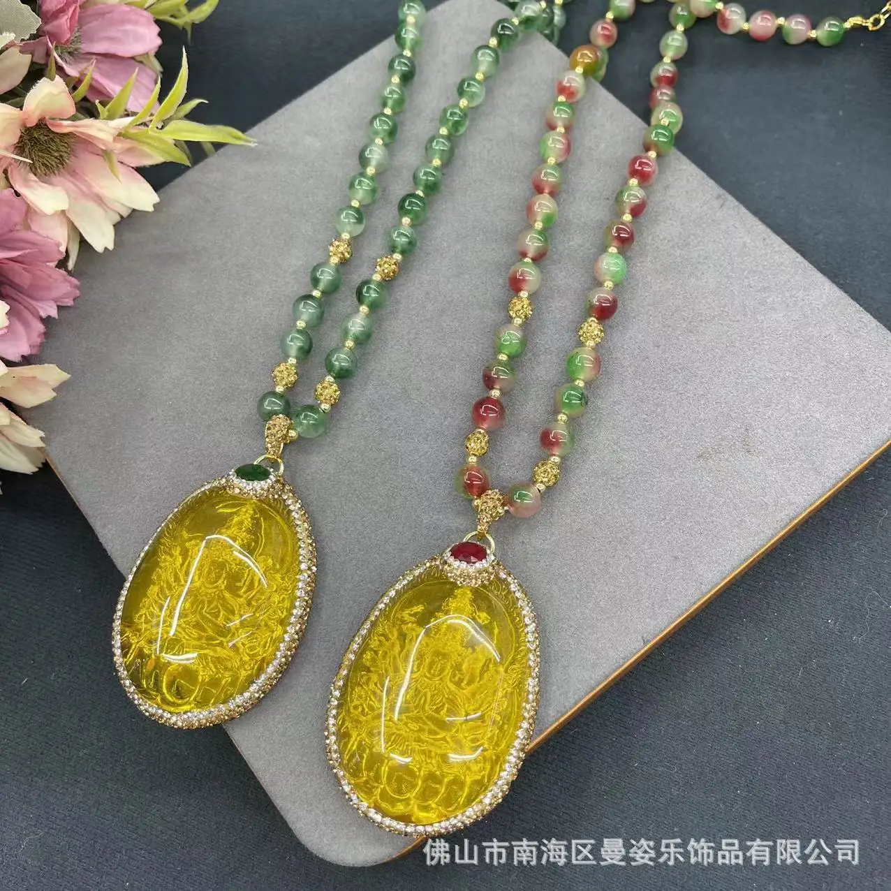 Acessórios DIY: Nova corrente para suéter com Guanyin de mil mãos e rubi incrustado em cera de abelha, design original chinês, sucesso de vendas.