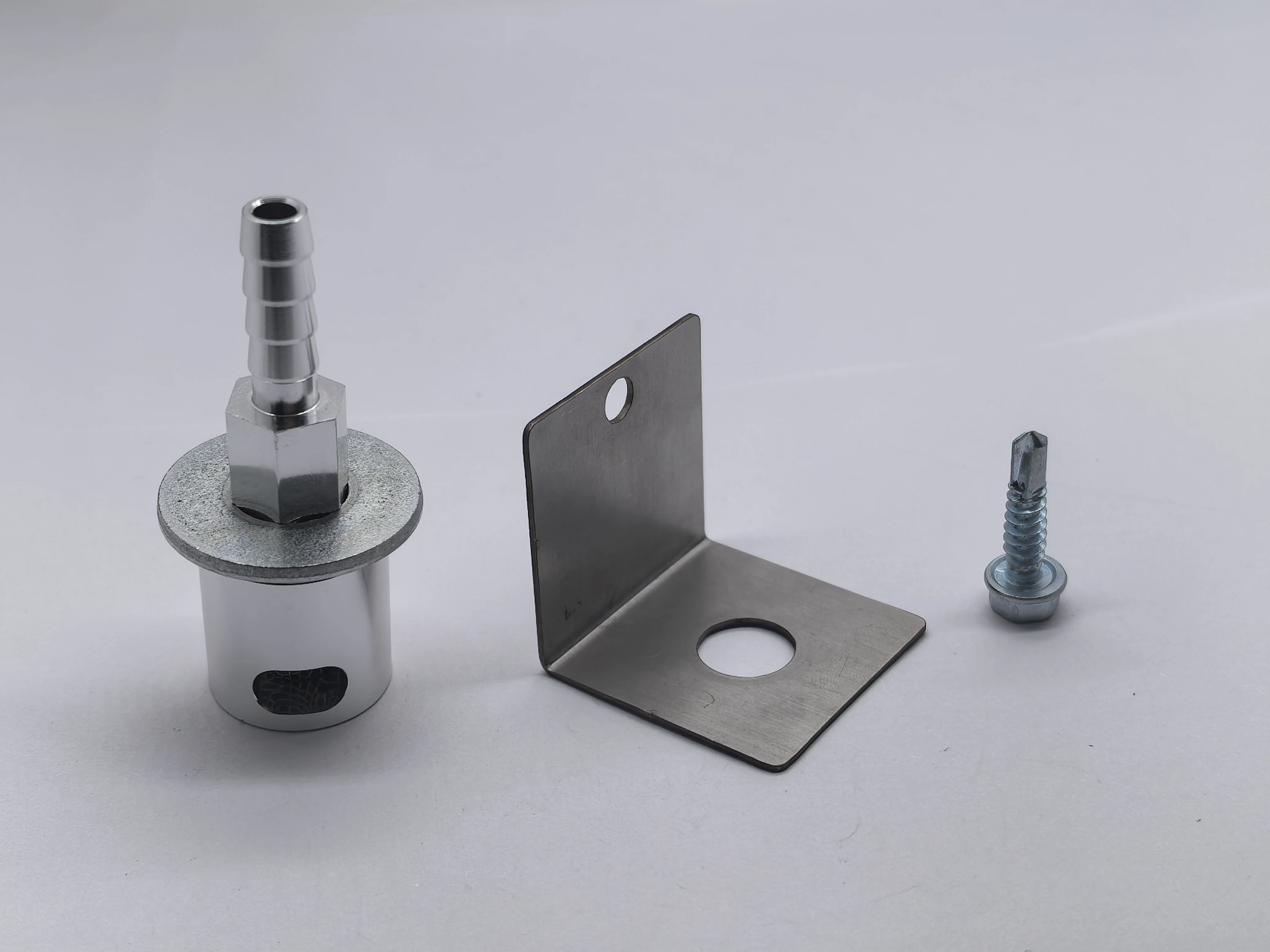 

Размер мягкого алюминиевого крюка для шланга с резьбовым соединением 1/4 NPT составляет 5/16. Подходит для выхлопной трубы