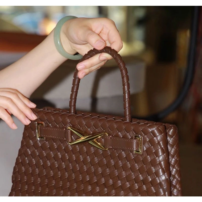 

JW PEI Woven Handbag, Stylish, Versatile, New Design, Sophisticated Small Square Bag