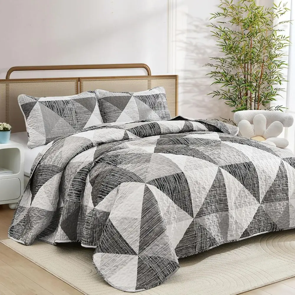 

Quilt Queen Size Grey, 3 Pieces Patchwork Bedspread Bedding or Queen Size Bed, Sot Lightweight Microiber Geometric Coverlet Set