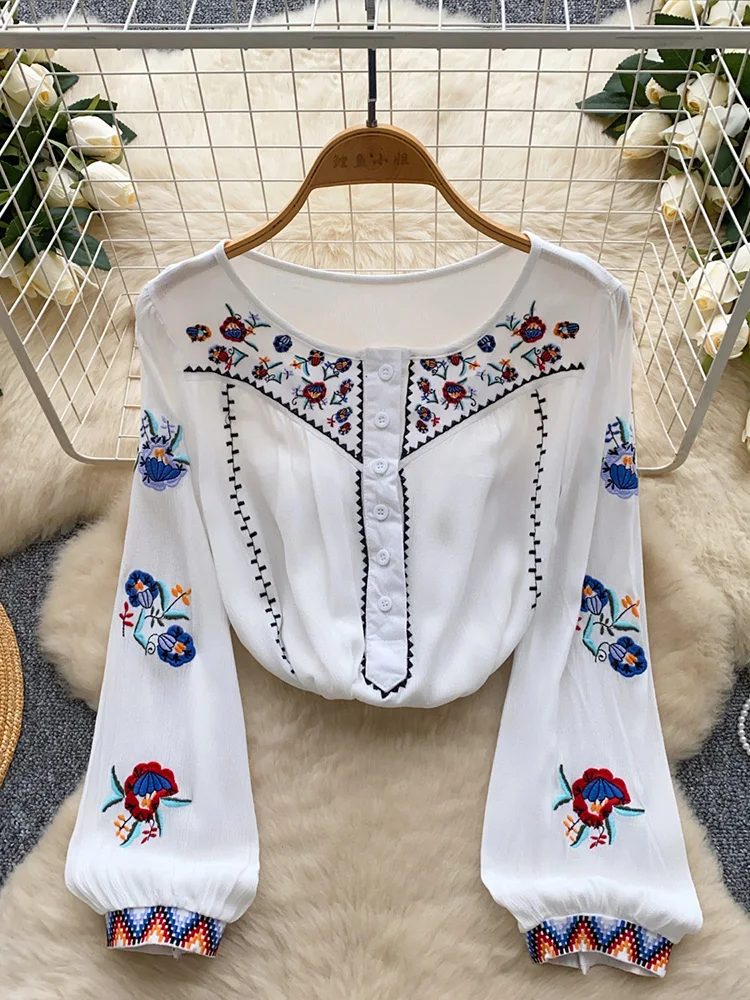 

Women‘s Spring Blouse Sweet and Versatile Gentle Style Embroidered Shirt, Loose Slimming Casual Top 2025 New Retro Blusa BL153
