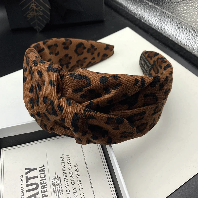 Modisches Internet-Trendprodukt: Neues Leopardenmuster-Haarband für Frauen mit hohem Haaransatz, vielseitig einsetzbar für Outdoor-Shopping. – Detail 2