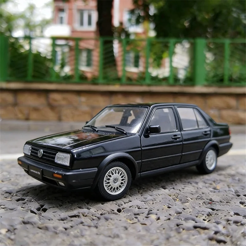 

1:18 VW Jetta King A2 Jetta GT MK2 Alloy Classic Car Model Diecast Metal Retro Vehicle Car Model Simulation Collection Kids Gift