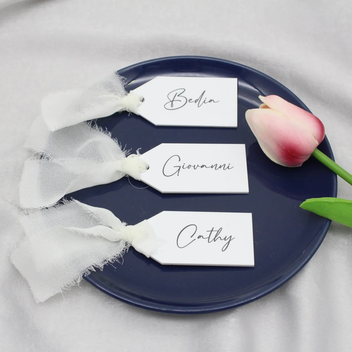 

Personalized Print Guest Place Card / Baby Name White Rectangle Tags For Wedding / Birthday Party / Baptism Gift Bags Favor
