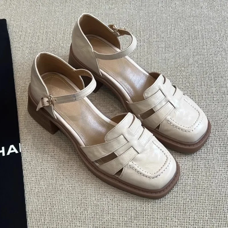 

Брендовая женская обувь 2025, женские сандалии с закрытым носком, модные летние босоножки на каблуке с пряжкой для офиса и карьеры