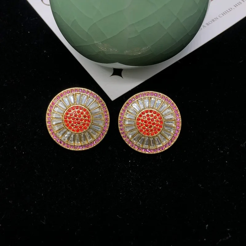 

French Retro Light Luxury Diamond Stud Earrings Niche Simple Versatile Round Needle Earrings Two Colors Optional