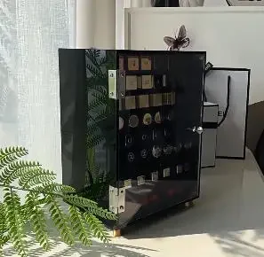 Light luxury exquisite transparent storage box acrylic dustproof diagonal plug-in high-end shelf