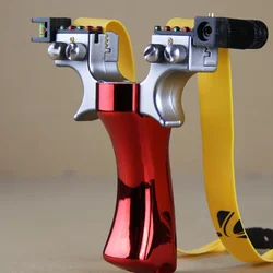 A laser sighted slingshot equipped with a spirit level is used for outdoor sports hunting with a high-power slingshot catapult