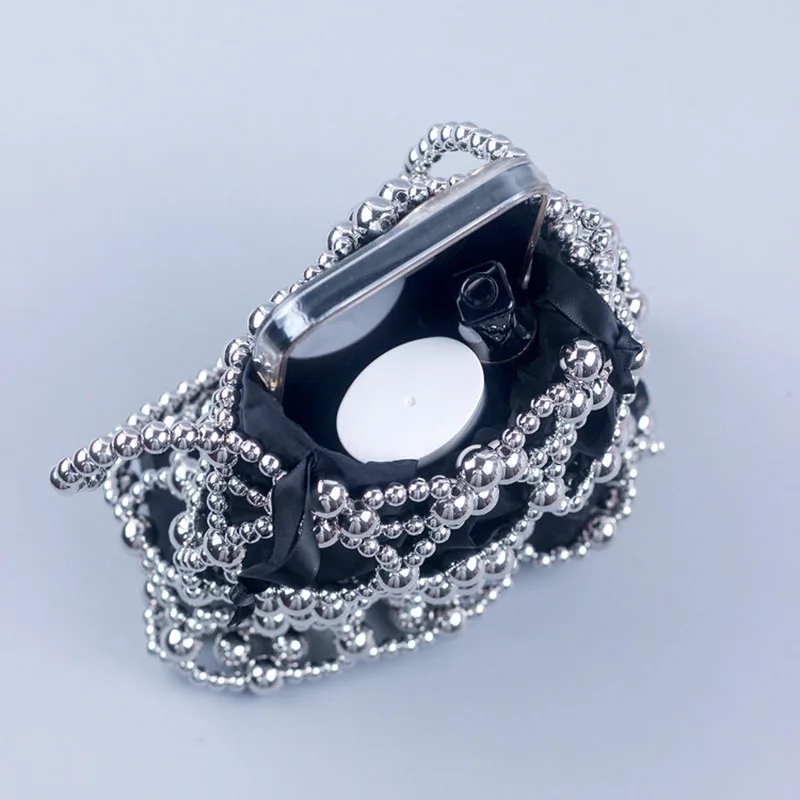 حقائب يد مصنوعة يدويًا من الفضة مطرزة للنساء حقائب يد مجوفة على الموضة لقضاء عطلة الشاطئ مطرز بالخرز حقائب حفلات بمقبض للهاتف