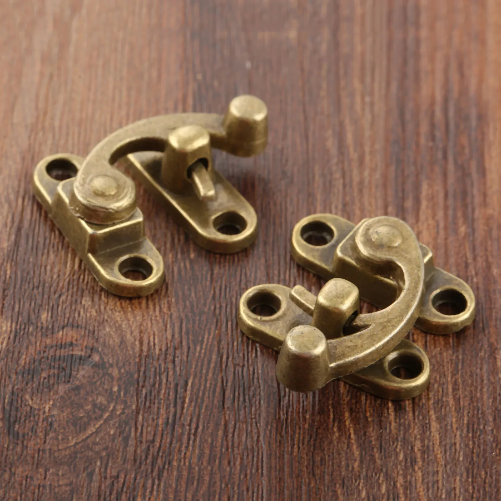 4pcs/set 29*33mm Antique Bronze Box Hasps w/screw Decor Latch Hasp Clasp Buckle Jewelry Case Horn Padlock Zinc Alloy Old Chinese