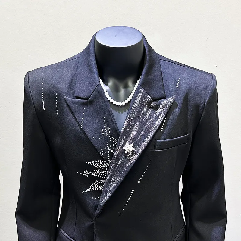 Men's Black Blazer, Refined Stage Performance Suit Jacket for Modern Tailoring and Individual Style Statements