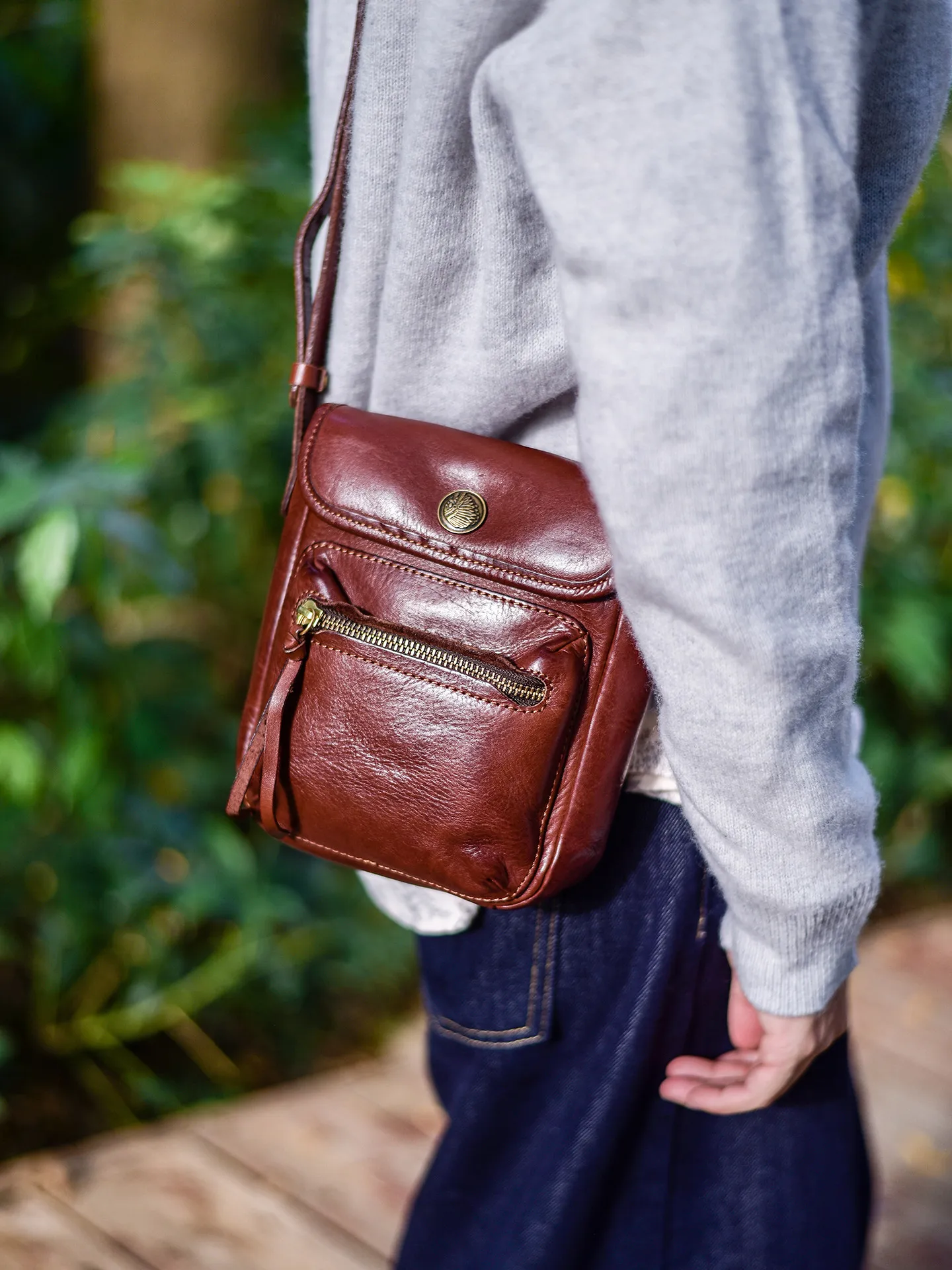 

PNDME outdoor daily travel luxury genuine leather women small shoulder bag weekend party first layer leather phone crossbody bag