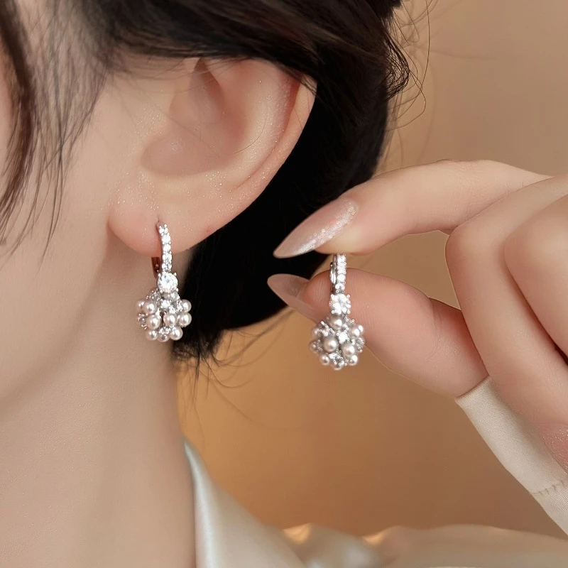 

French Elegant Simulated Pearl Hoop Earrings for Women Silver Color Zircon Copper Huggie Earrings Charms Banquet Bridal Jewelry