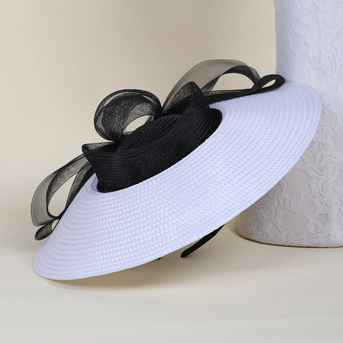 

Black White Wide Brim Kentucky Fascinators Hat for Women Ladies Wedding Cocktail Church Tea Party Dress Derby Hats With Bow