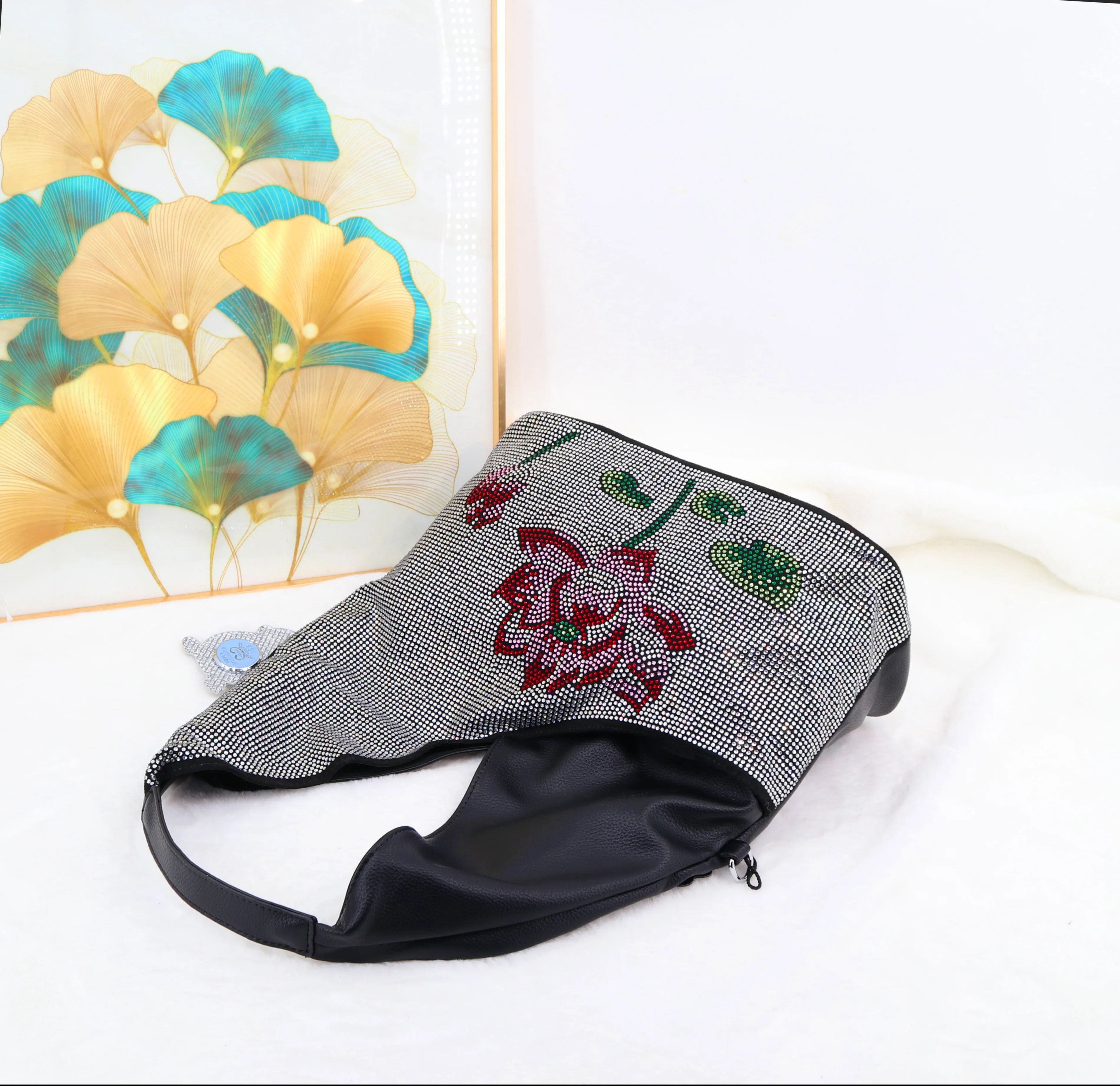 حقيبة يد نسائية عصرية مرصعة بأحجار الراين حقيبة كتف نسائية مصممة فاخرة حقيبة يد ذات سعة كبيرة حقيبة يد نسائية ناعمة للسيدات