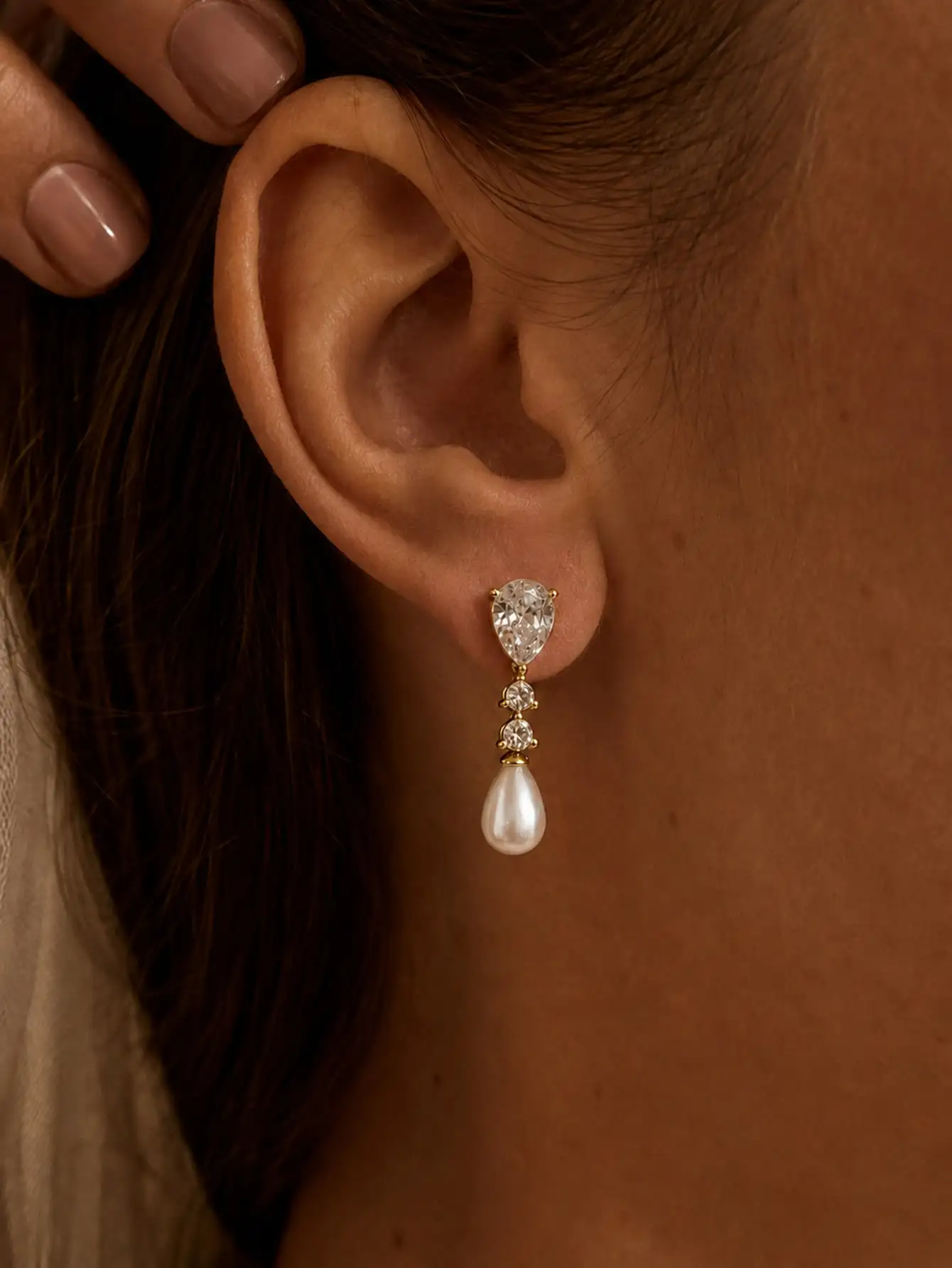 1 par de pendientes colgantes con forma de lágrima, de acero inoxidable con baño de oro de 18 quilates y perlas, para mujer, elegantes, ideales como regalo para novias o para bodas.