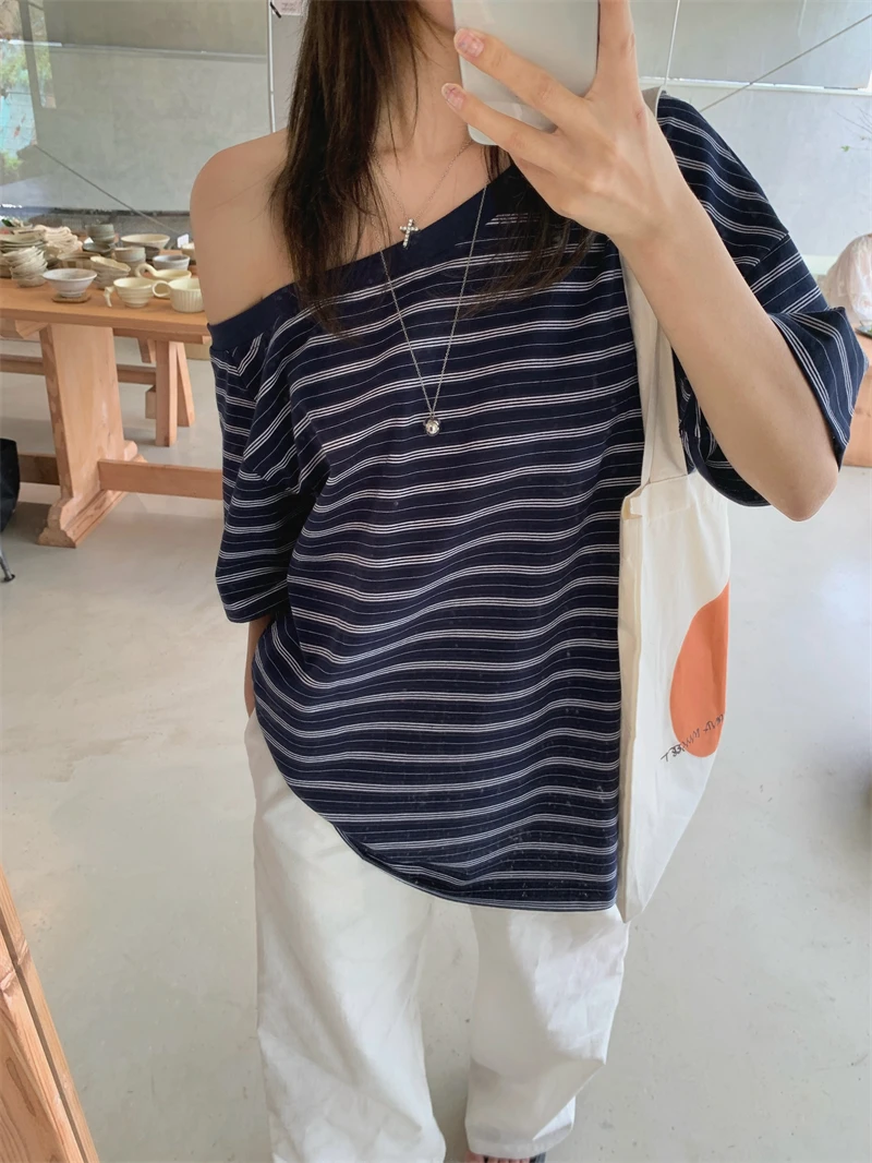 

Alien Kitty Off Shoulders T-Shirts Women Skew Collar Summer 2025 Daily Holiday High Street Short Sleeve New Casual Tees