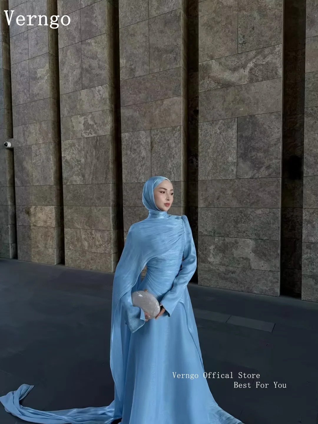 Verngo Himmelblaues, glänzendes Satin-Abendkleid mit hohem Kragen und langen Ärmeln, bescheidene Partykleider für Frauen, muslimische Ballkleider, maßgeschneidert